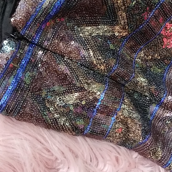 Shorts - Picture 13 of 14